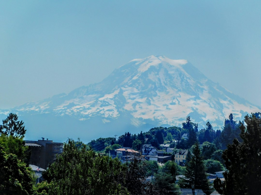 Mount Rainier rising above Tacoma, Washington