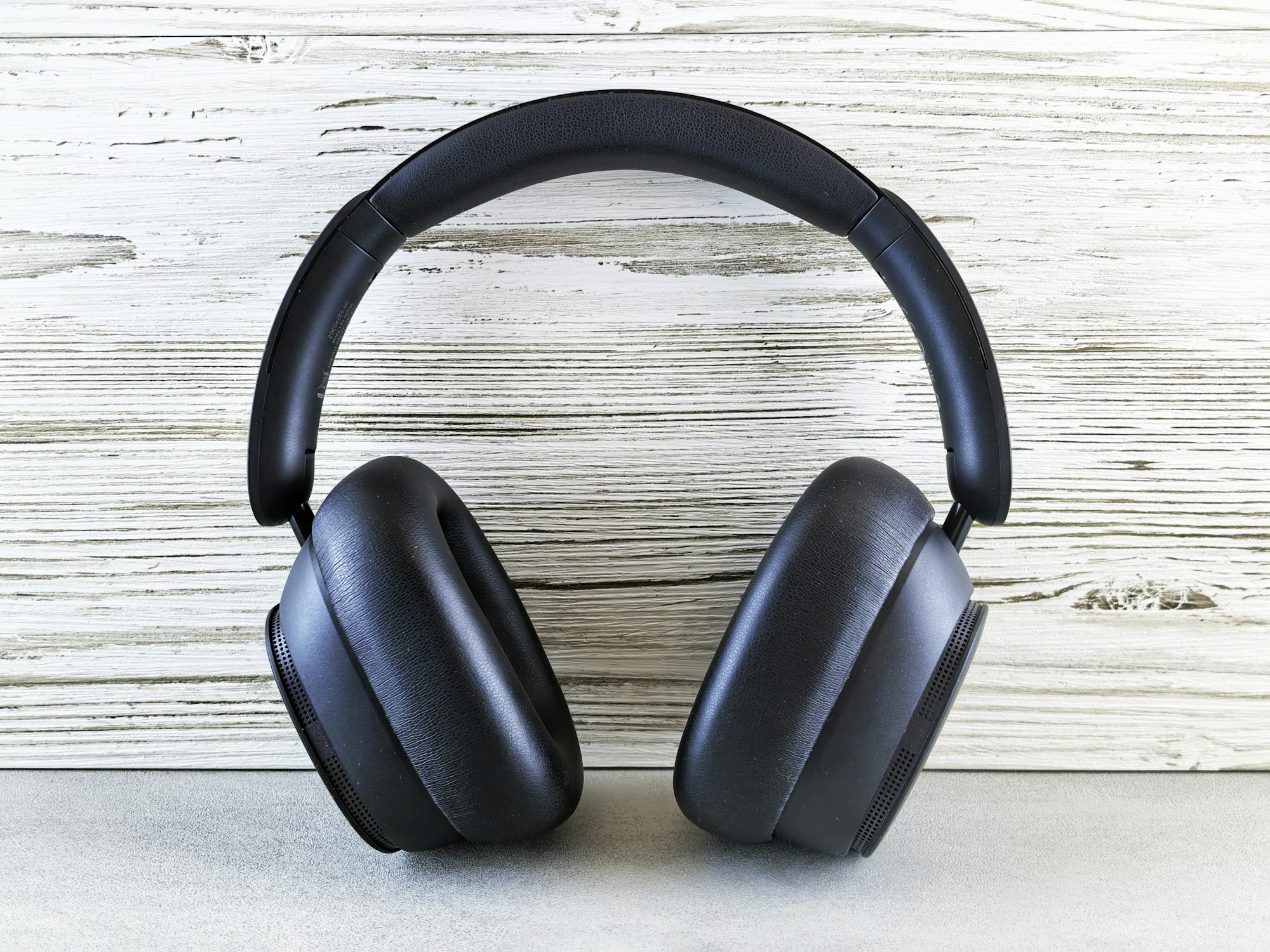 Bose, Beats or AirPods Pro: Three Pairs of Travel Headphones, and When Each One Comes Out of the Bag